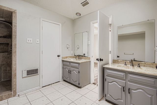 108 Pearly Top Drive, Glenn Heights, TX 75154