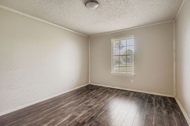 108 Pearly Top Drive, Glenn Heights, TX 75154