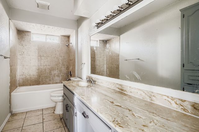 108 Pearly Top Drive, Glenn Heights, TX 75154