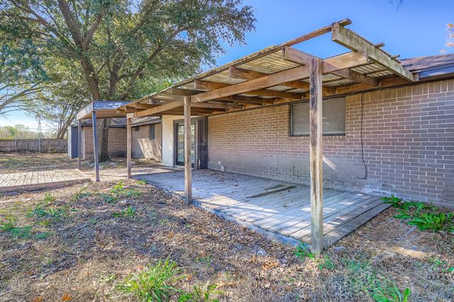 108 Pearly Top Drive, Glenn Heights, TX 75154