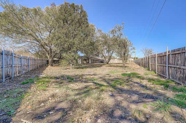 108 Pearly Top Drive, Glenn Heights, TX 75154