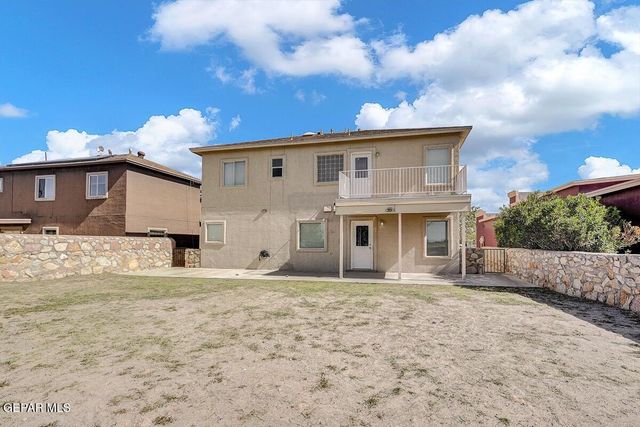 313 Peter Noyes Drive, Horizon City, TX 79928