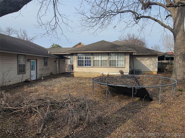 1819 W Evergreen Street, Durant, OK 74701