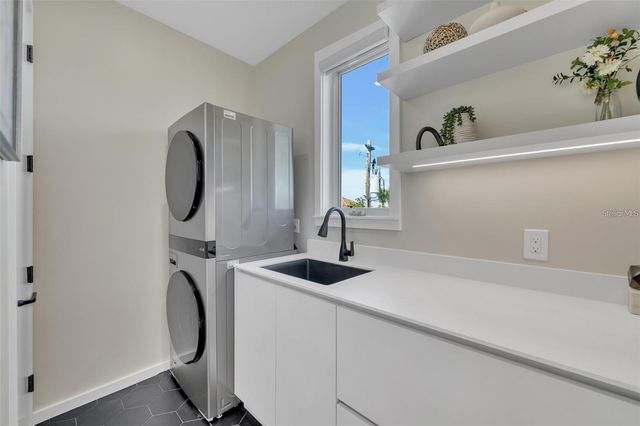 1406 TANGIER WAY, Sarasota, FL 34239