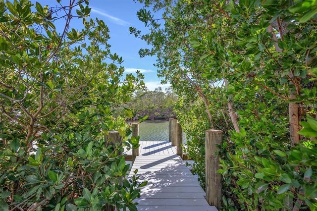 1406 TANGIER WAY, Sarasota, FL 34239