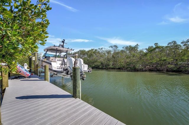 1406 TANGIER WAY, Sarasota, FL 34239