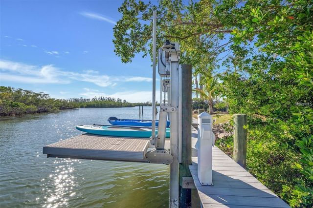 1406 TANGIER WAY, Sarasota, FL 34239