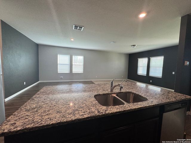 8607 Rock Mdw, Converse, TX 78109