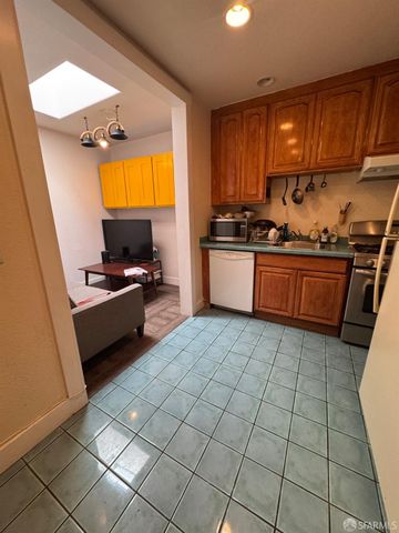 158 Howth Street, San Francisco, CA 94112