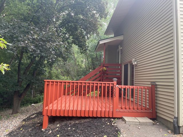 5505 E Bavarian Pass, Fridley, MN 55432