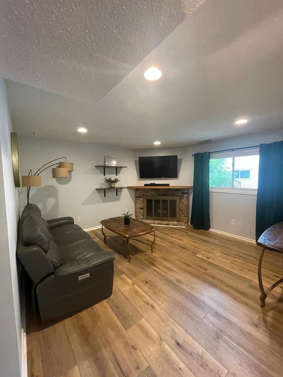 5505 E Bavarian Pass, Fridley, MN 55432