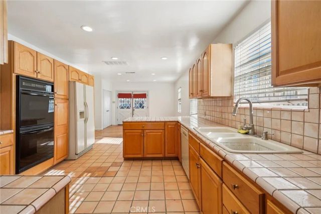 6608 Arlington Avenue, Los Angeles, CA 90043