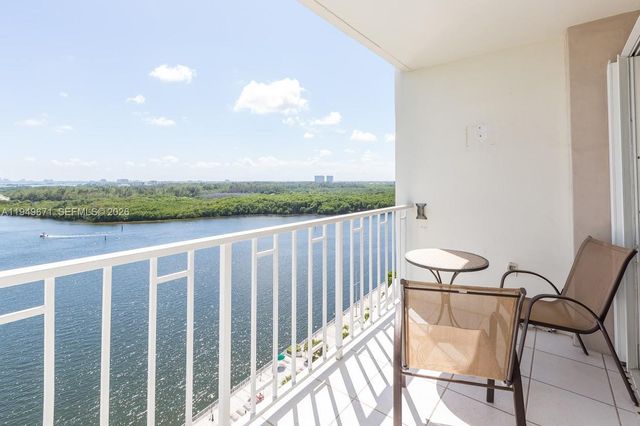 300 Bayview Dr 802, Sunny Isles Beach, FL 33160