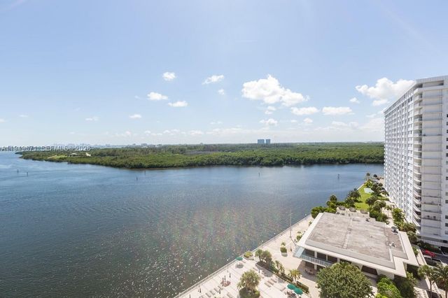 300 Bayview Dr 802, Sunny Isles Beach, FL 33160
