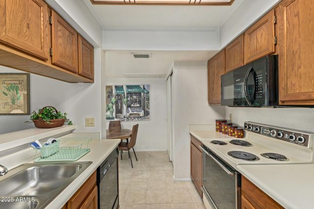 9345 N 92ND Street 120, Scottsdale, AZ 85258