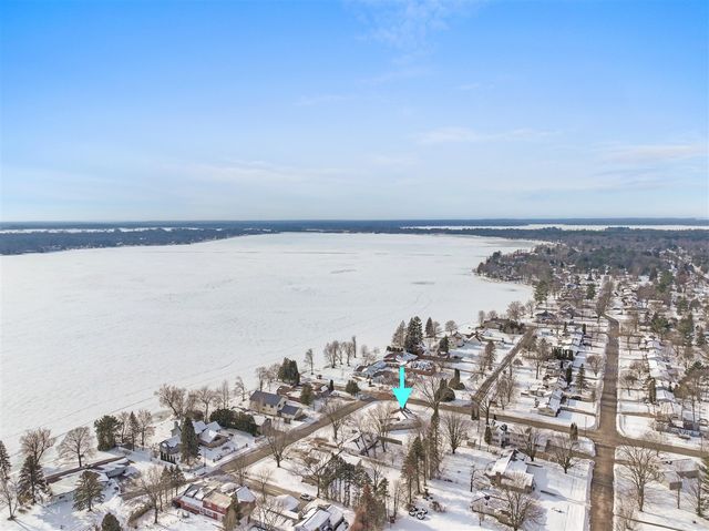 616 Lakeshore Drive, Cadillac, MI 49601