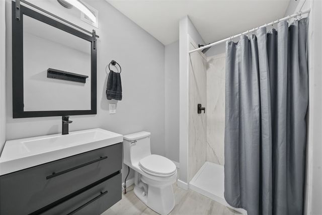 616 Lakeshore Drive, Cadillac, MI 49601