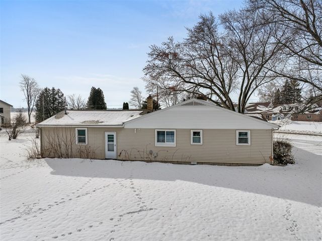 616 Lakeshore Drive, Cadillac, MI 49601