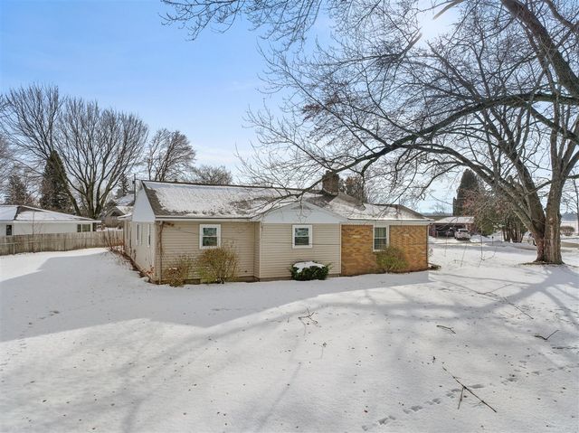 616 Lakeshore Drive, Cadillac, MI 49601