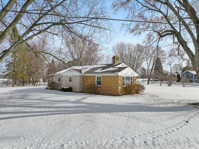616 Lakeshore Drive, Cadillac, MI 49601