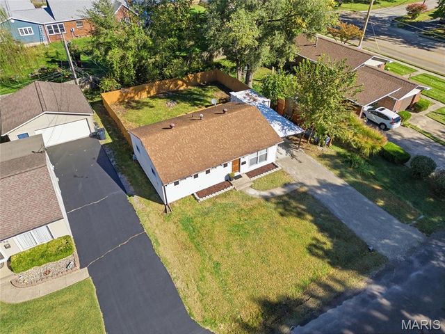 59 Lillian Drive, Belleville, IL 62226