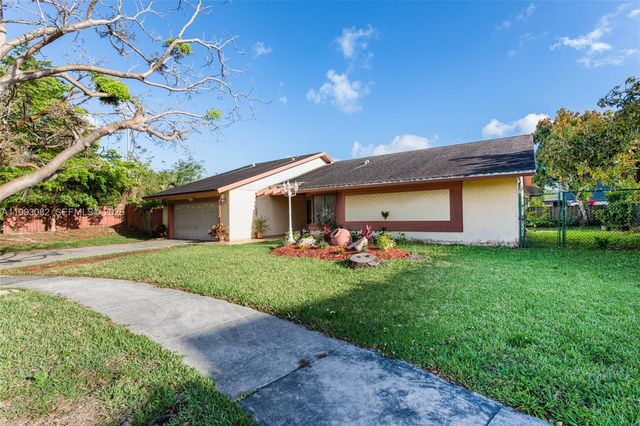 12702 SW 113th Ln, Miami, FL 33186