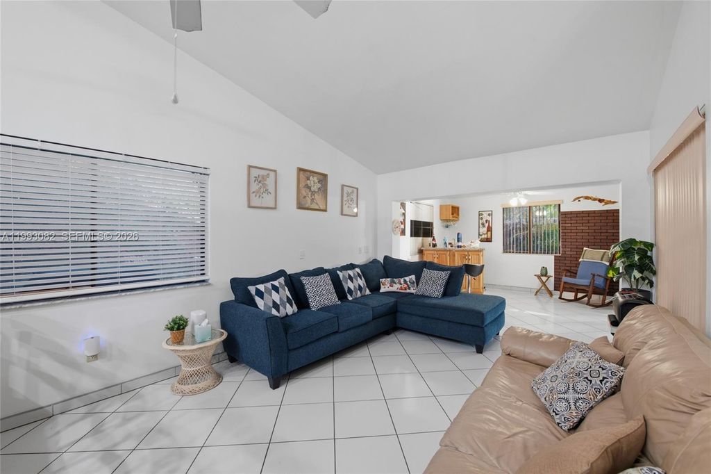 Image 13 of property listing at 12702 SW 113th Ln, Miami, FL 33186