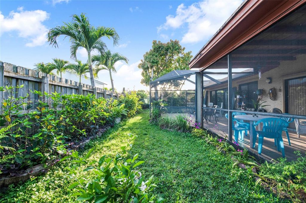 Image 25 of property listing at 12702 SW 113th Ln, Miami, FL 33186