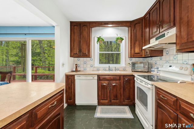 15 Limestone Terrace, Ridgefield, CT 06877