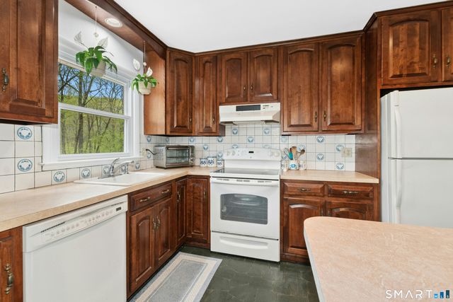 15 Limestone Terrace, Ridgefield, CT 06877