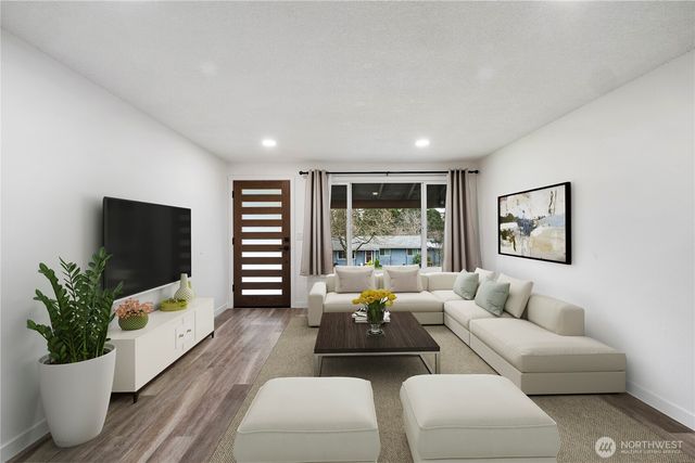 3620 201st Place SW, Lynnwood, WA 98036