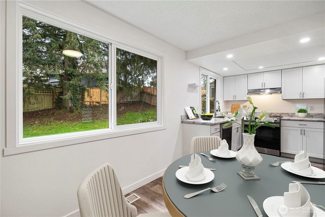 3620 201st Place SW, Lynnwood, WA 98036