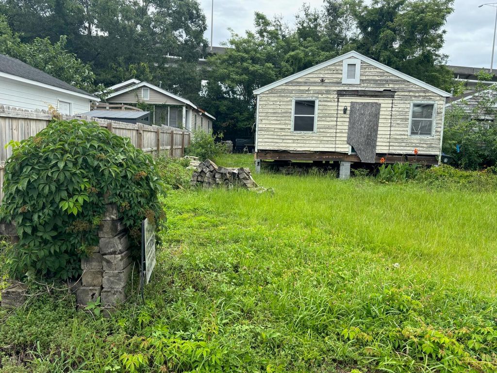 30 F, Charleston, SC 29403