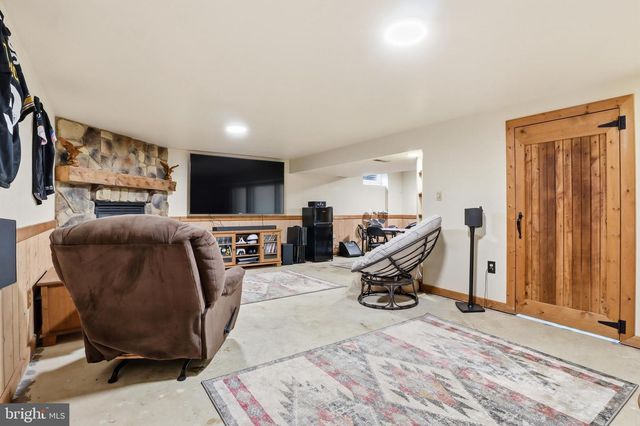 3512 HERITAGE DRIVE, York, PA 17402