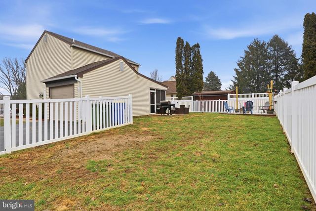 3512 HERITAGE DRIVE, York, PA 17402