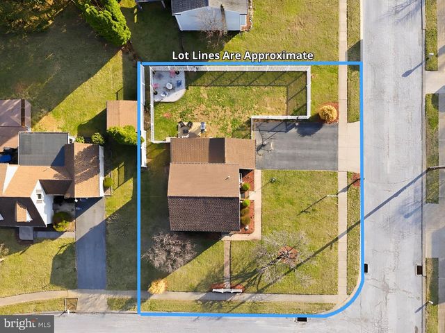 3512 HERITAGE DRIVE, York, PA 17402