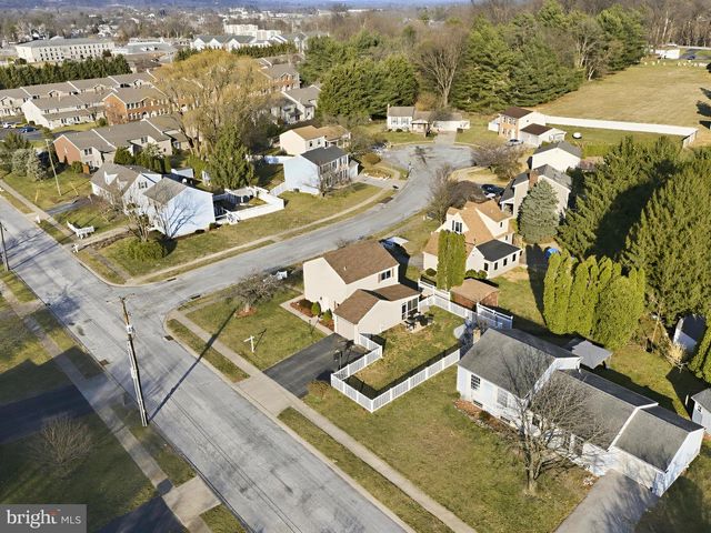 3512 HERITAGE DRIVE, York, PA 17402