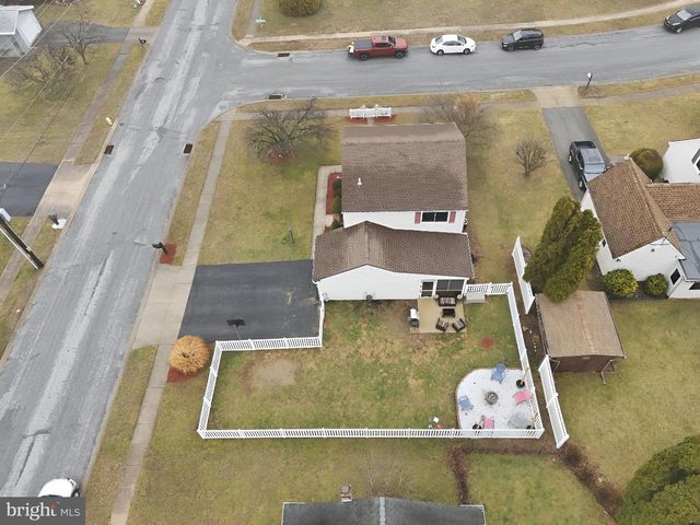 3512 HERITAGE DRIVE, York, PA 17402