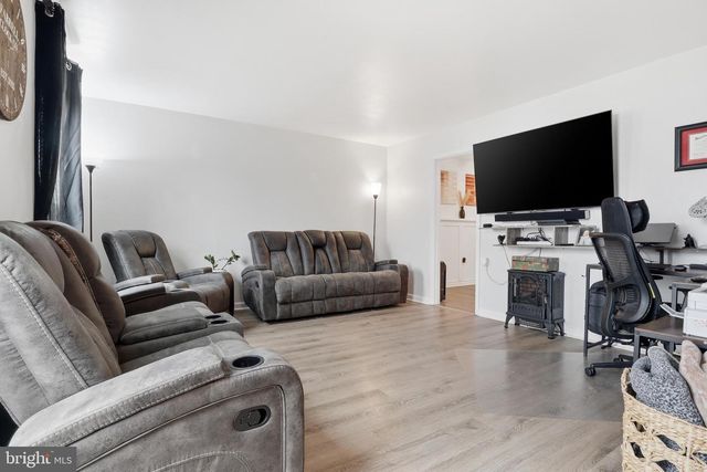 3512 HERITAGE DRIVE, York, PA 17402