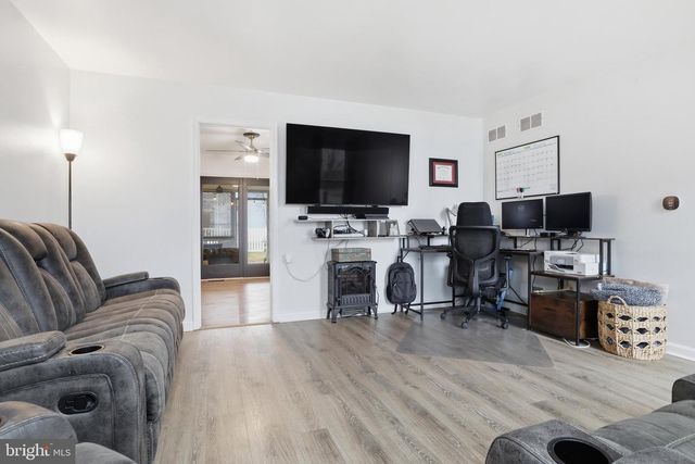 3512 HERITAGE DRIVE, York, PA 17402