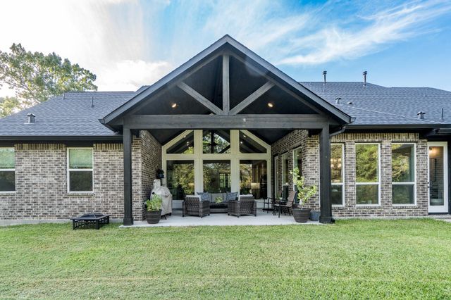 12943 Royal Oak Court, Montgomery, TX 77316