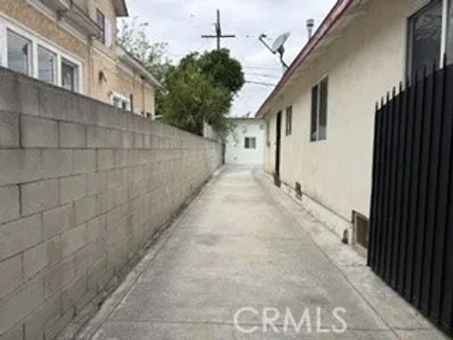 6121 Miles Avenue, Huntington Park, CA 90255
