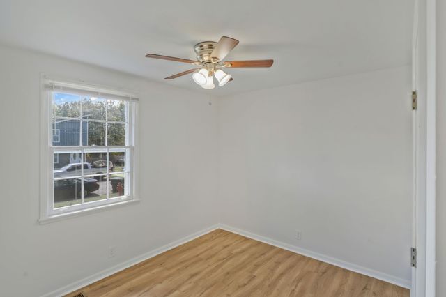 2144 W Richmond Hill Dr, Nashville, TN 37207