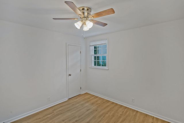 2144 W Richmond Hill Dr, Nashville, TN 37207