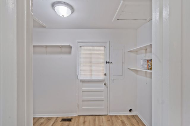 2144 W Richmond Hill Dr, Nashville, TN 37207