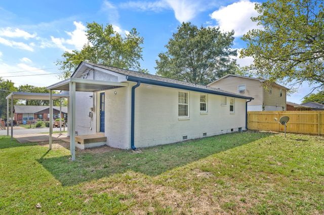 2144 W Richmond Hill Dr, Nashville, TN 37207