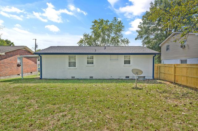 2144 W Richmond Hill Dr, Nashville, TN 37207