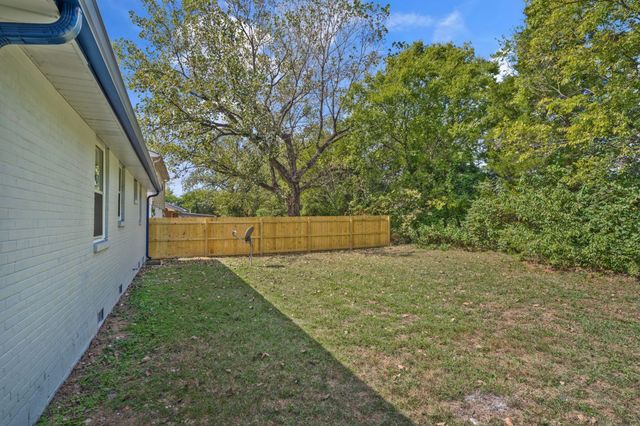 2144 W Richmond Hill Dr, Nashville, TN 37207