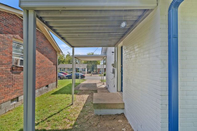 2144 W Richmond Hill Dr, Nashville, TN 37207