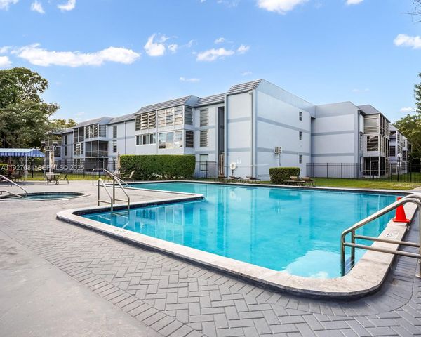 8320 Sands Point Blvd M301, Tamarac, FL 33321